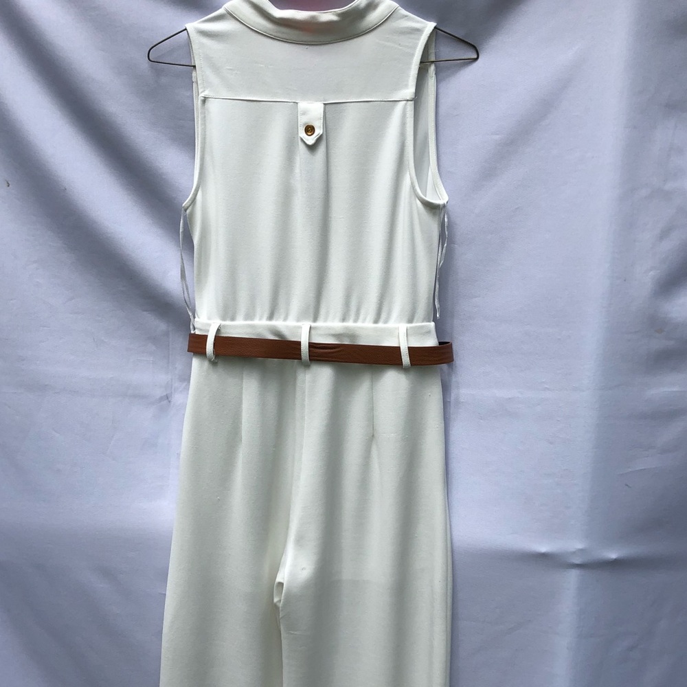 White jumpsuit with a belt and two side pockets - Picture 5 of 6